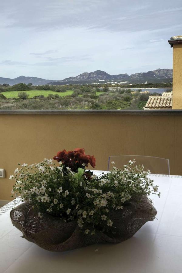 Aria Di Vacanza - Gelsi Olbia Bagian luar foto