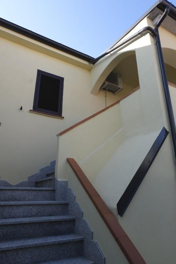 Aria Di Vacanza - Gelsi Olbia Bagian luar foto