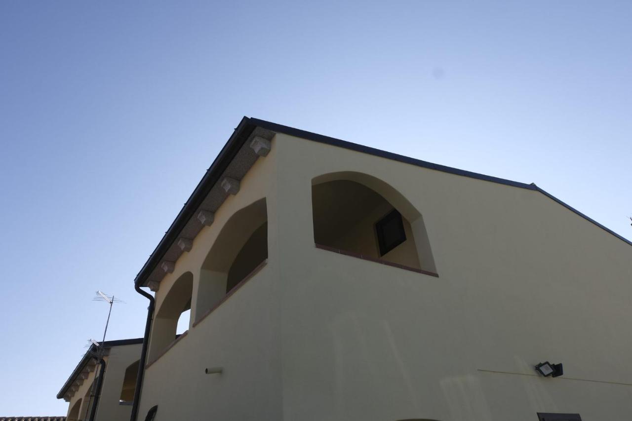 Aria Di Vacanza - Gelsi Olbia Bagian luar foto