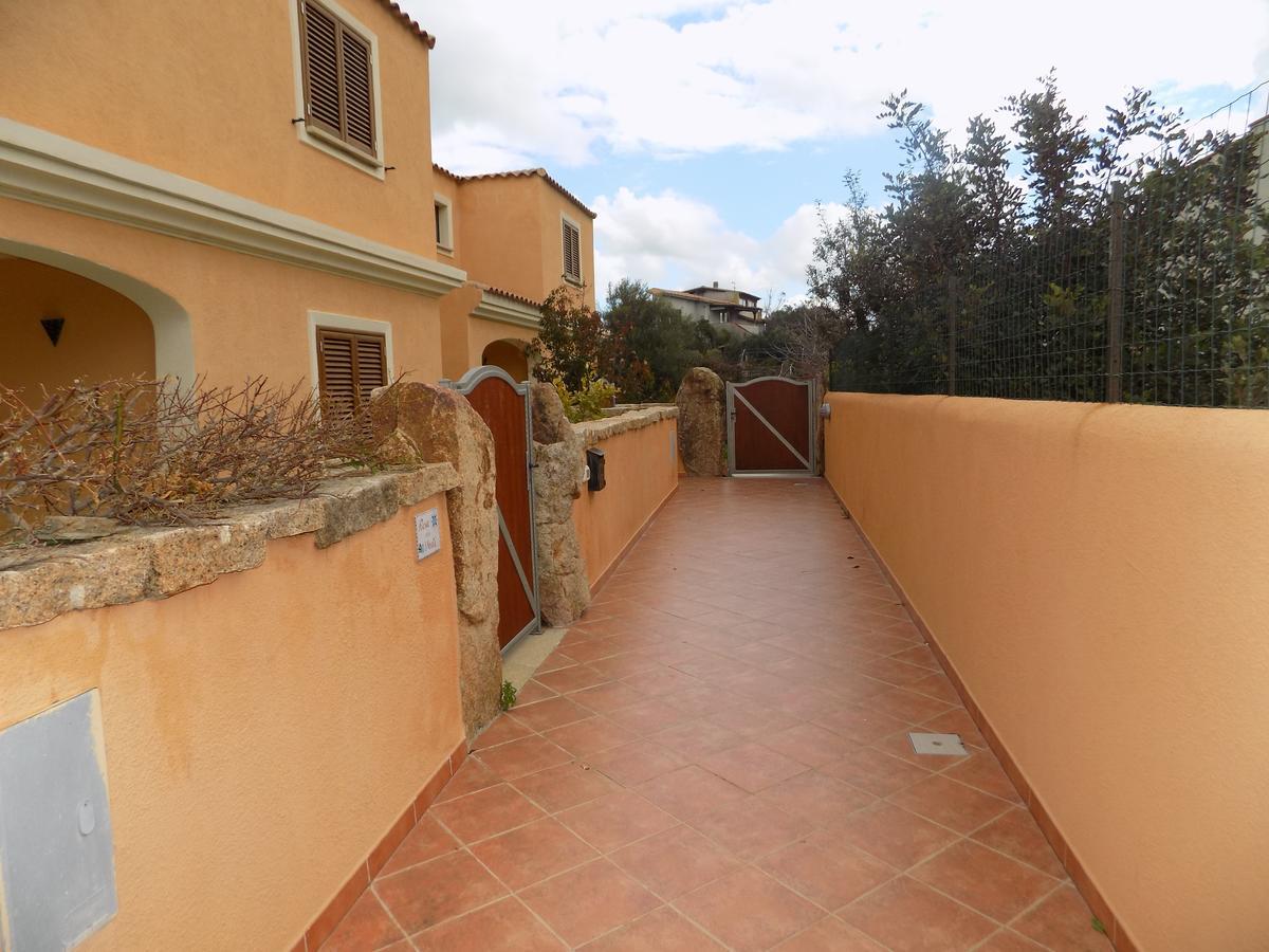 Aria Di Vacanza - Gelsi Olbia Bagian luar foto