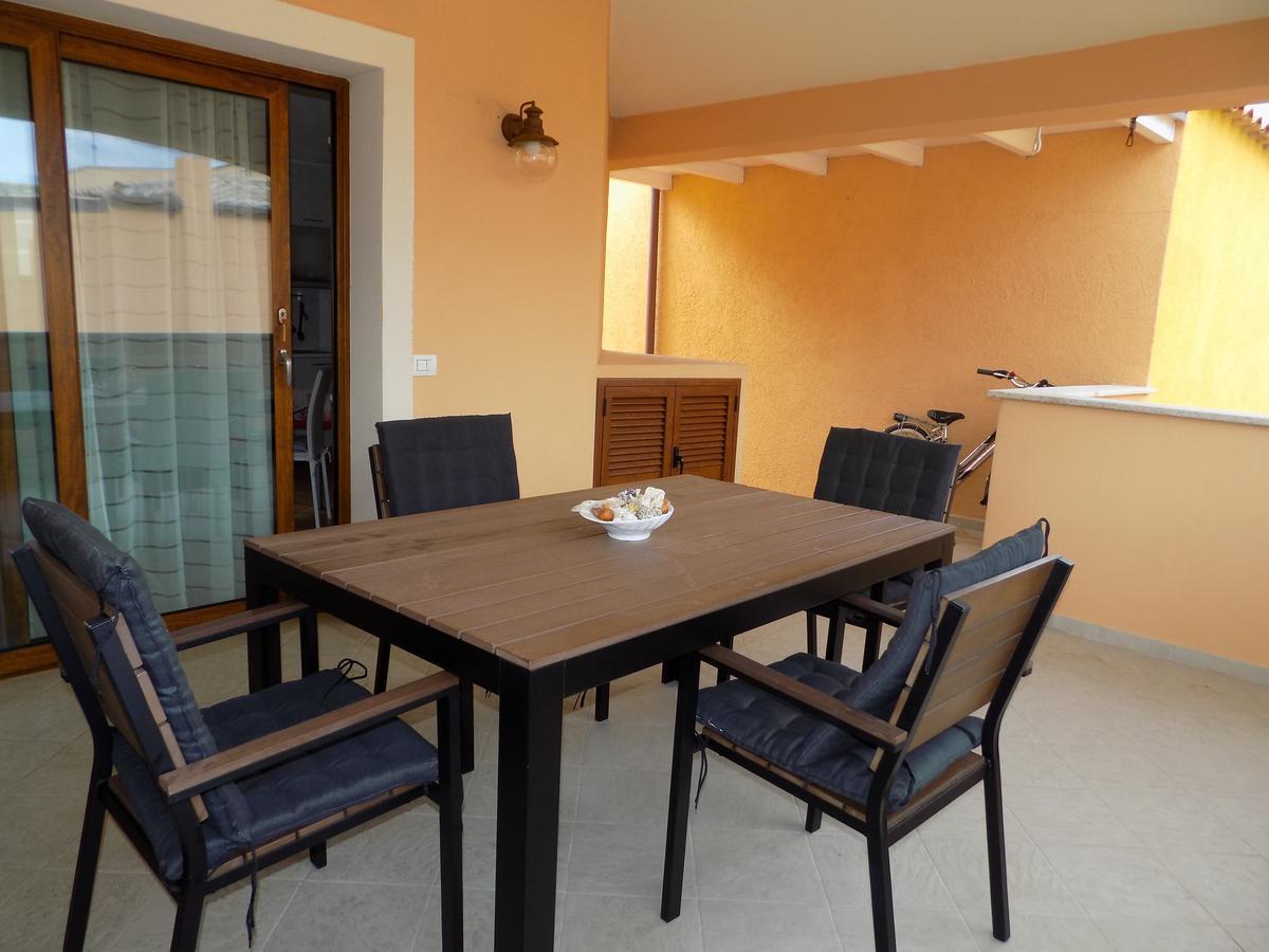 Aria Di Vacanza - Gelsi Olbia Bagian luar foto