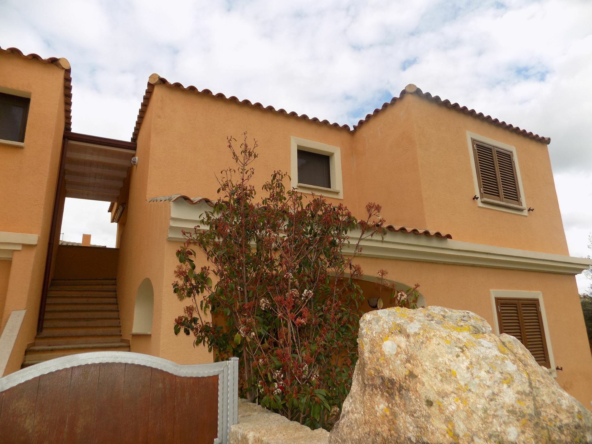 Aria Di Vacanza - Gelsi Olbia Bagian luar foto